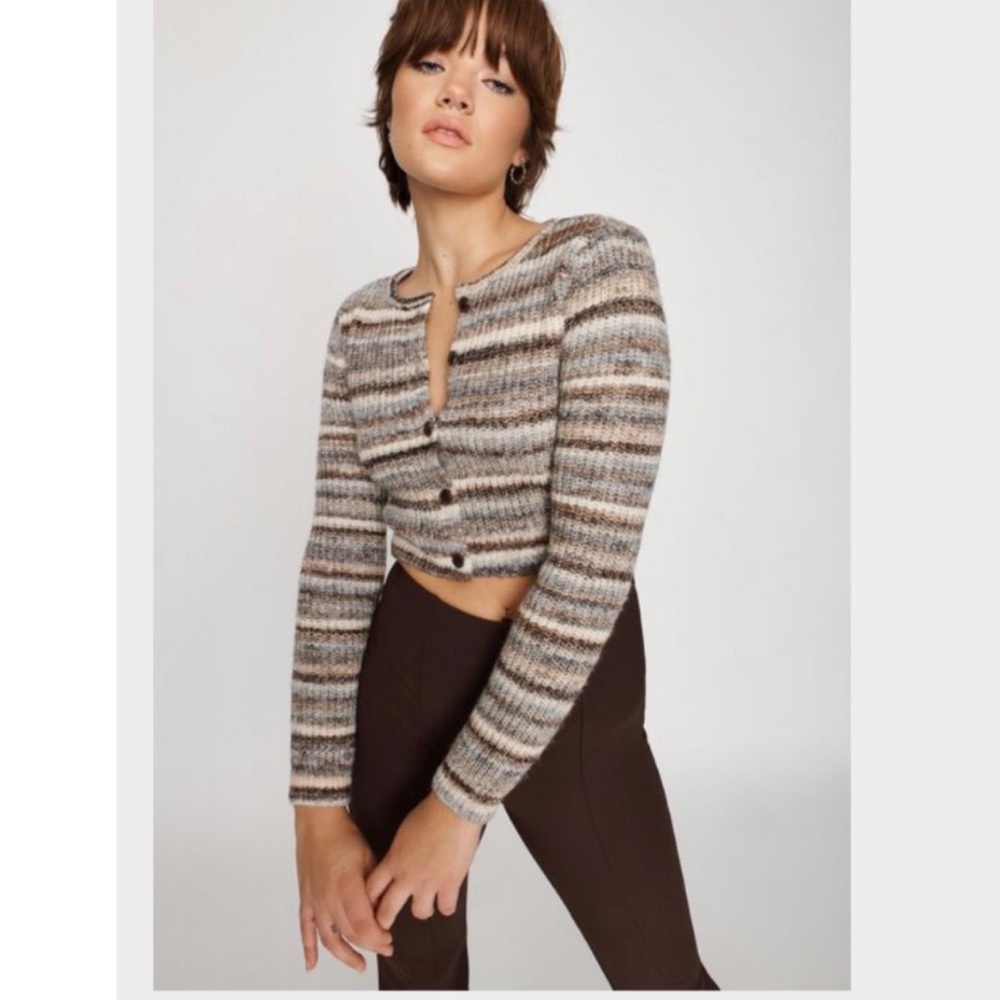 Cropped knit cardigan